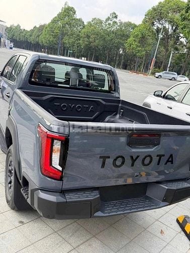 👑 TOYOTA HILUX 2026 – VUA BÁN TẢI TRỞ LẠI, CHINH PHỤC MỌI THỬ THÁCH! 