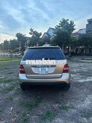Mercedes-Benz ML350 Vàng cát 5 chỗ