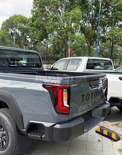 👑 TOYOTA HILUX 2026 – VUA BÁN TẢI TRỞ LẠI, CHINH PHỤC MỌI THỬ THÁCH! 