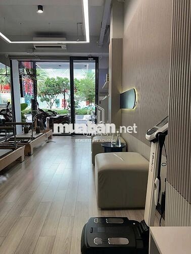 ✅CHO THUÊ NGUYÊN CĂN MẶT TIỀN ĐƯỜNG SƯ VẠN HẠNH, QUẬN 10