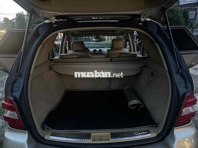 Mercedes-Benz ML350 Vàng cát 5 chỗ