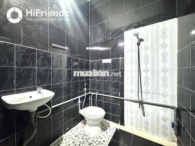 🏡Cho thuê phòng trọ gác sinh viên 3,xx có máy lạnh gần UEH trống sẵn🏡