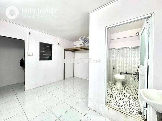 🏡Cho thuê phòng trọ gác sinh viên 3,xx có máy lạnh gần UEH trống sẵn🏡