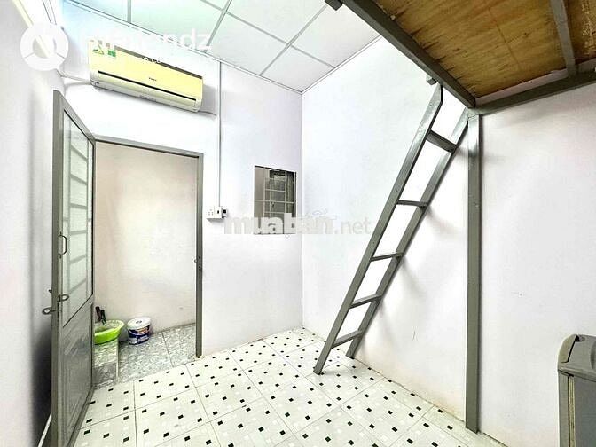 🏡Cho thuê phòng trọ gác sinh viên 3,xx có máy lạnh gần UEH trống sẵn🏡