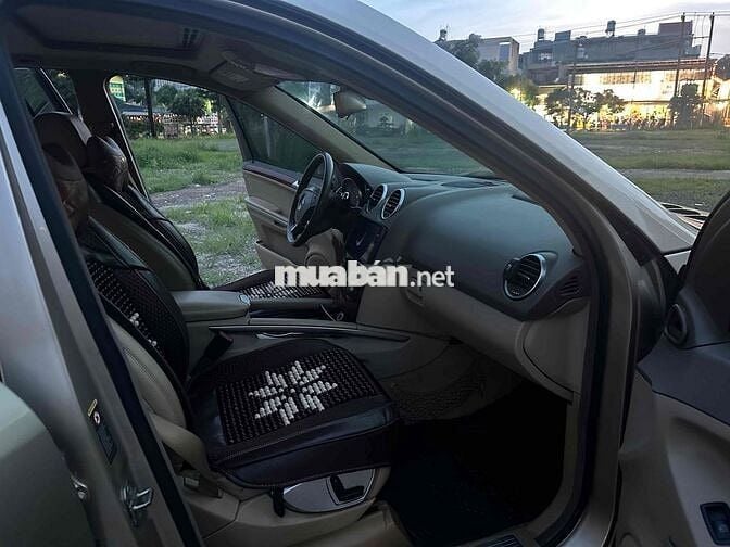Mercedes-Benz ML350 Vàng cát 5 chỗ