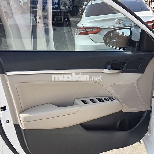 Hyundai Elantra 1.6AT Trắng 2021 27.000km