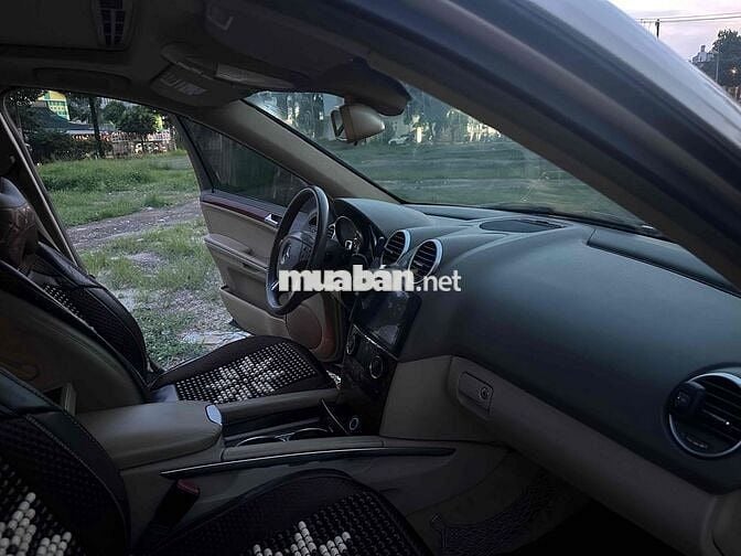Mercedes-Benz ML350 Vàng cát 5 chỗ