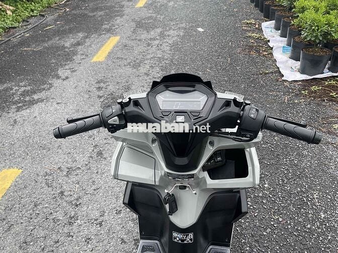 Cần Băn Vario 160 zin chất đủ phụ kiện