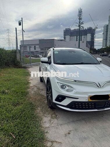 Xe điện VinFast VF e34 Trắng
