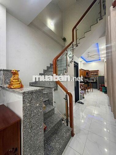 bán gấp Nhà CC MT NGuyễn Đức Thiệu, 4 x 17m, T+2L Đúc, 6.8 tỷ