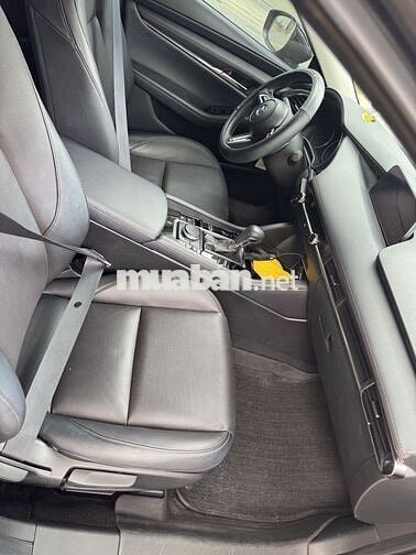 Mazda Mazda 3 Luxury 2024 11800 km Đen