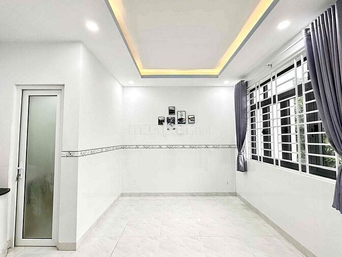 Phòng ban công, KDC 13E Intresco, Bình Chánh, sau ĐH Văn Hiến, UEH