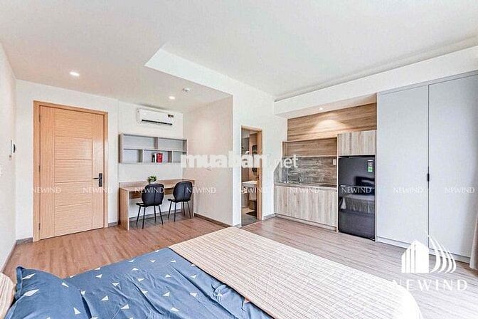 Căn hộ Studio Ban công/ cửa sổ Full NT gần cầu Nguyễn Văn Cừ_ sát Q1