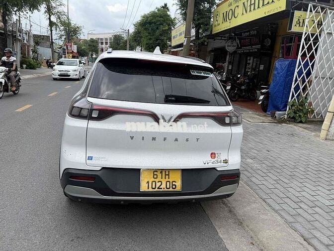 Xe điện VinFast VF e34 Trắng