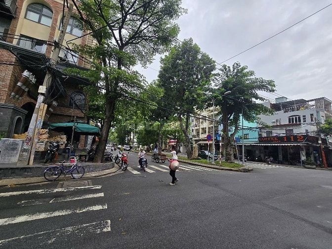 TOÀ NHÀ : 7TẦNG  / 1.493m2 Sàn / Giảm Giá Mạnh 