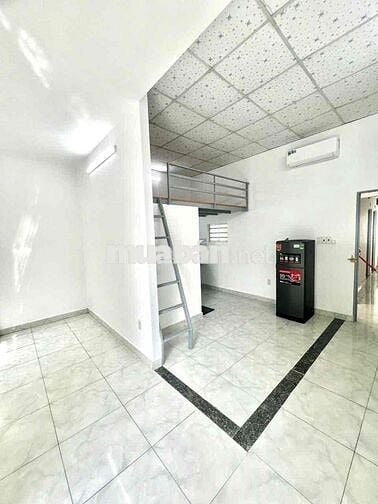1PN có gác - Ban công sẵn M.lạnh gần Nguyễn Ảnh Thủ, CVPM Quang Trung