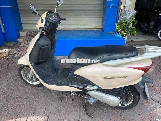 Honda Lead đá chống tắt máy