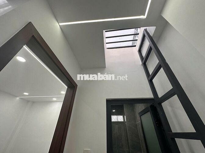 4 TẦNG 4 PN - XE HƠI NGỦ NHÀ- THIẾT KẾ SANG TRỌNG- NGAY PHAN VĂN HÙM