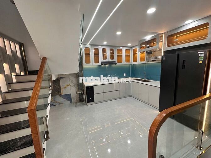 4 TẦNG 4 PN - XE HƠI NGỦ NHÀ- THIẾT KẾ SANG TRỌNG- NGAY PHAN VĂN HÙM