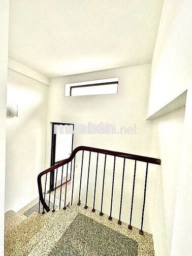 Nhà mới, ngõ nông, gần ô tô, 4 phòng ngủ, 37m2, chỉ 6.35 tỷ
