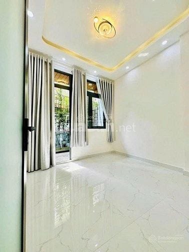 Nhà đẹp ô tô vào tận nhà SHR 60m² 4 tầng, 5 phòng ngủ, 6.2 tỷ