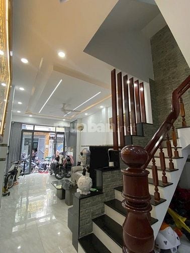 Nhà đẹp ô tô vào tận nhà SHR 60m² 4 tầng, 5 phòng ngủ, 6.2 tỷ