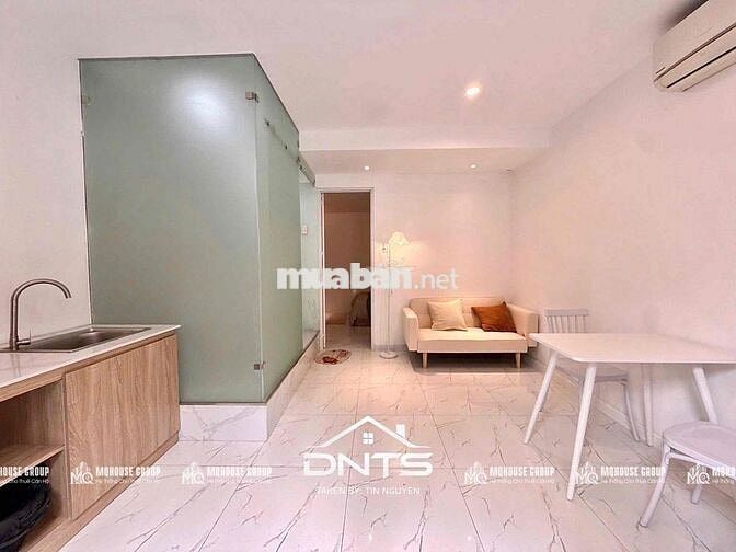 Cho thuê căn hộ 1 phòng ngủ cao cấp có sân riêng ngay Landmark 81