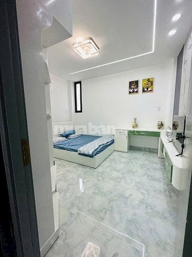 Nhà hẻm 8m dt75m2 đúc mới 100% 5 tầng ST 6pn Hương Lộ 2, Q. Bình Tân