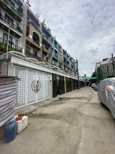 Nhà hẻm 8m dt75m2 đúc mới 100% 5 tầng ST 6pn Hương Lộ 2, Q. Bình Tân