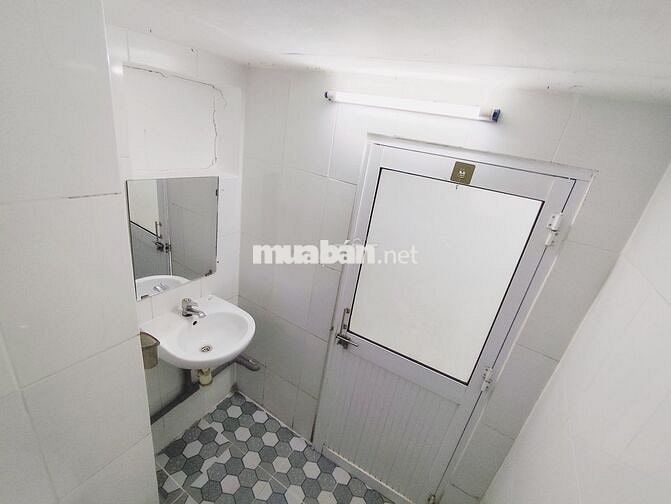 𝐓𝐎𝐈𝐋𝐄𝐓 đầy đủ, CỬA SỔ, 𝐅𝐔𝐋𝐋 GẠCH | Đ.C2 LÊ VĂN LƯƠNG(🏘️TRỌ 𝑨𝑵𝑯 𝑽𝑰𝑵𝑯)