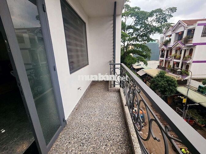 Nhà 4 Tầng 6 x 19 Mặt tiền Chợ Nông Sản Đầu Mối Thủ Đức