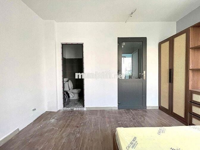 CHDV TÁCH BẾP CỬA SỔ TRỜI NGAY NGÃ TƯ PHÚ NHUẬN