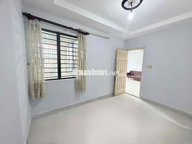 CHUNG CƯ LÝ CHIÊU HOÀNG - CẦN TIỀN BÁN GẤP (Thang bộ - Lầu 2)