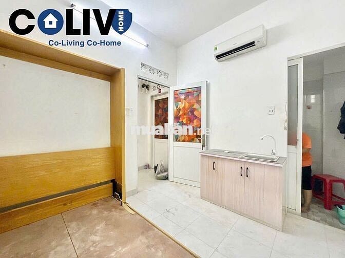 Phòng cho thuê có nội thất cửa sổ trời giá rẻ gần chợ Phạm Văn Bạch