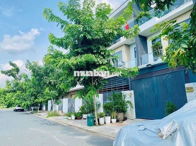 Bán nhà 1 trệt 2 lầu khu dân cư Bửu Long 3