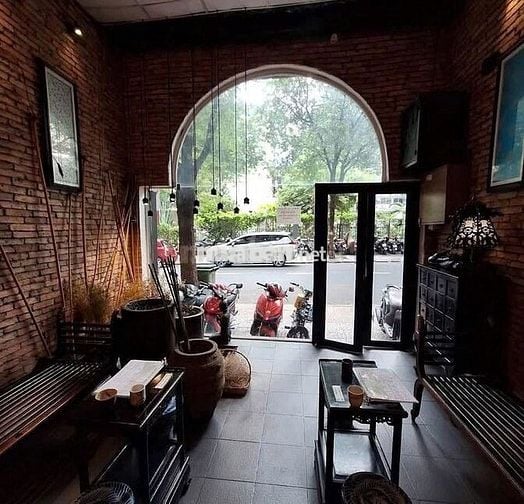 CHO THUÊ NHÀ MẶT TIỀN NGANG 8M KHU PHỐ NHẬT QUẬN 1