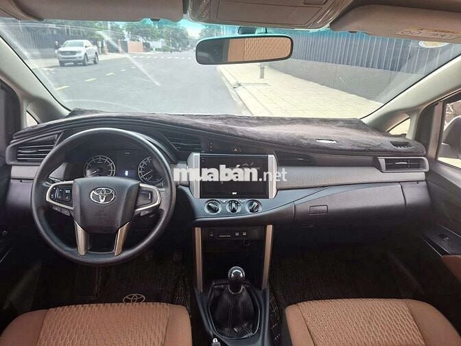 Toyota Innova E 2017 Số sàn Trắng