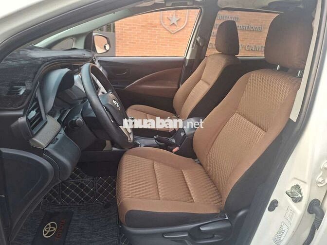 Toyota Innova E 2017 Số sàn Trắng