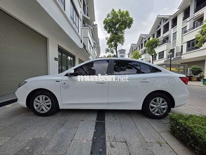 MG MG5 MT 2024 Trắng 40000 km Số sàn