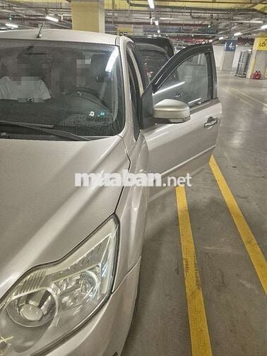 Ford Focus Ghia 2.0 Sedan bản full 2011 Vàng cát