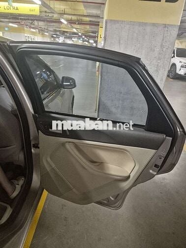 Ford Focus Ghia 2.0 Sedan bản full 2011 Vàng cát