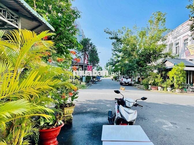 Cho Thuê Nhà 1 Trệt 1 Lầu Có 2 Máy Lạnh KDC Hoàng Quân Cần Thơ