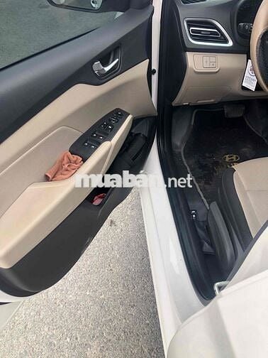 Hyundai Accent 2021 AT tiêu chuẩn Trắng 23150 km