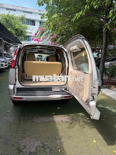 Ford Everest 2012 Số sàn Vàng cát 128.000km