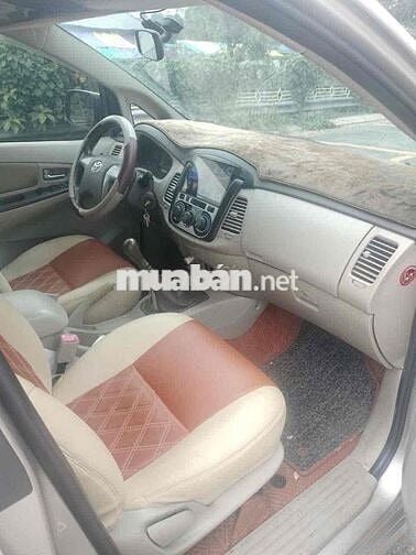 Toyota Innova 2015 Vàng cát 7 chỗ