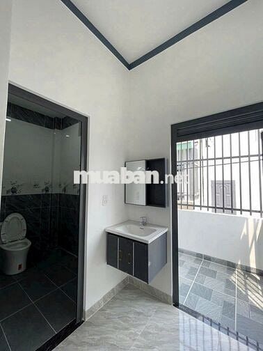 Nhà 1 trệt 1 lầu gần chợ chánh lưu 3PN, 2WC, 1PK