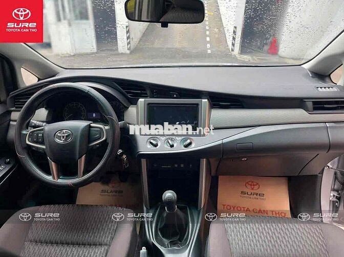 Toyota Innova E MT 2023 Bạc 8.000 km CHÍNH HÃNG