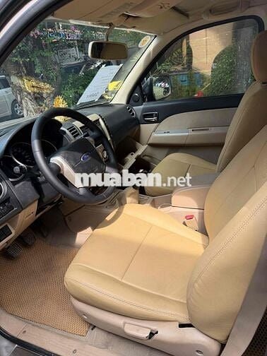 Ford Everest 2012 Số sàn Vàng cát 128.000km