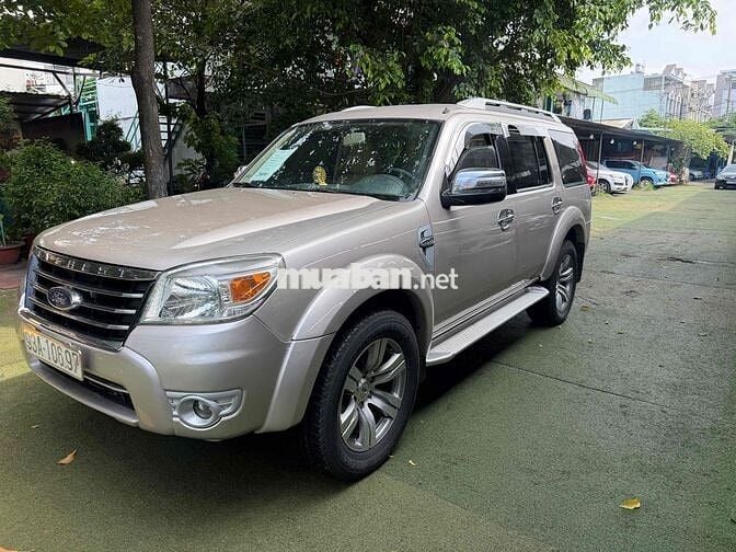 Ford Everest 2012 Số sàn Vàng cát 128.000km
