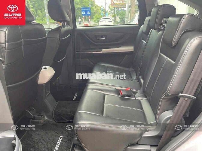 Toyota Veloz Cross Top 2022 MPV Bạc CHÍNH HÃNG